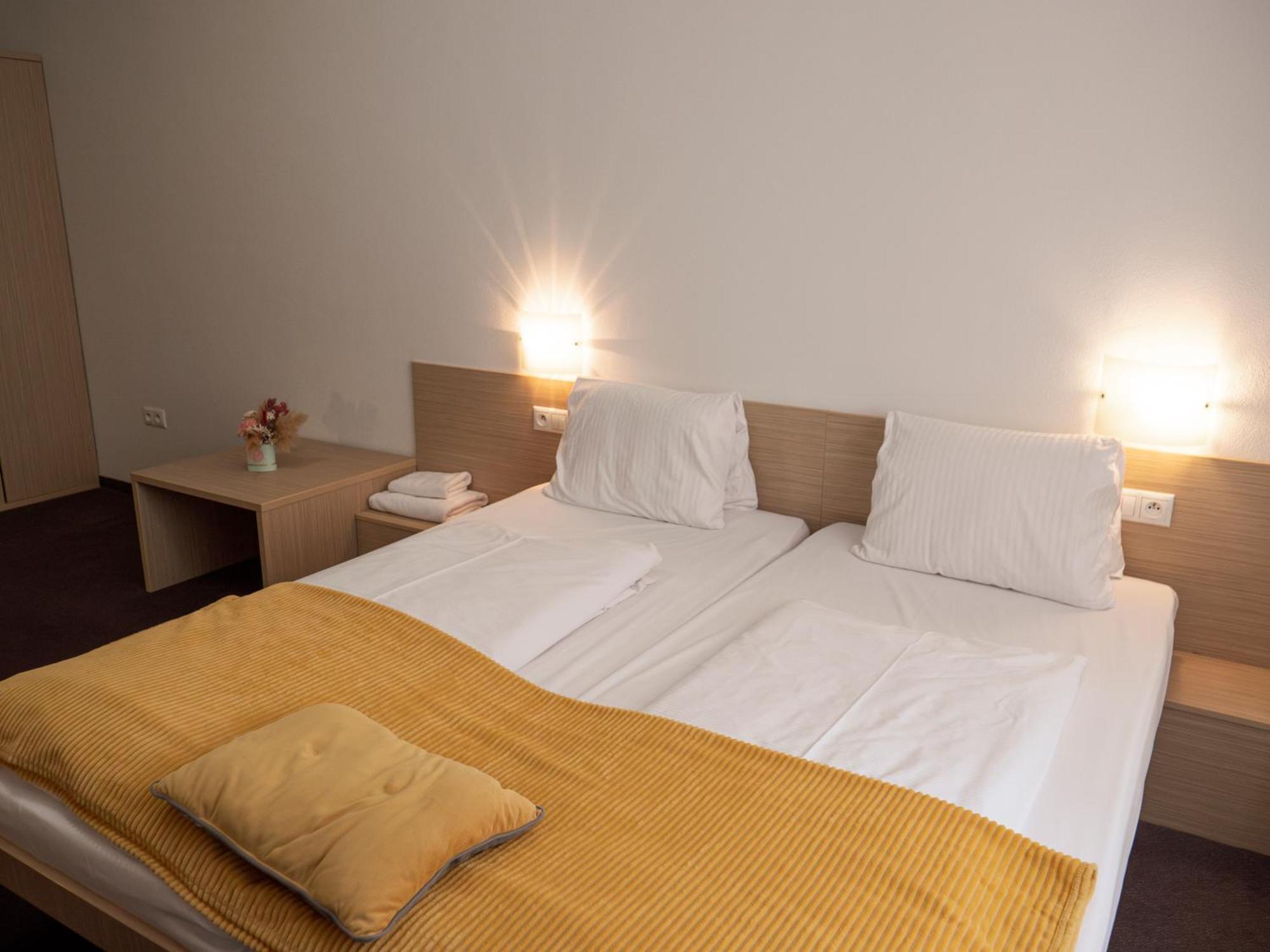 Elite Hotel Nová Dubnica Eksteriør billede