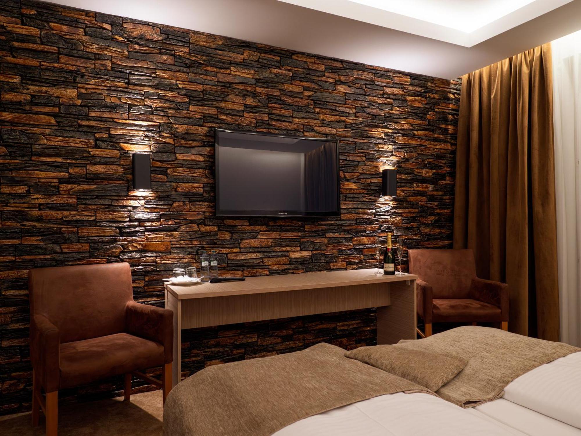 Elite Hotel Nová Dubnica Eksteriør billede